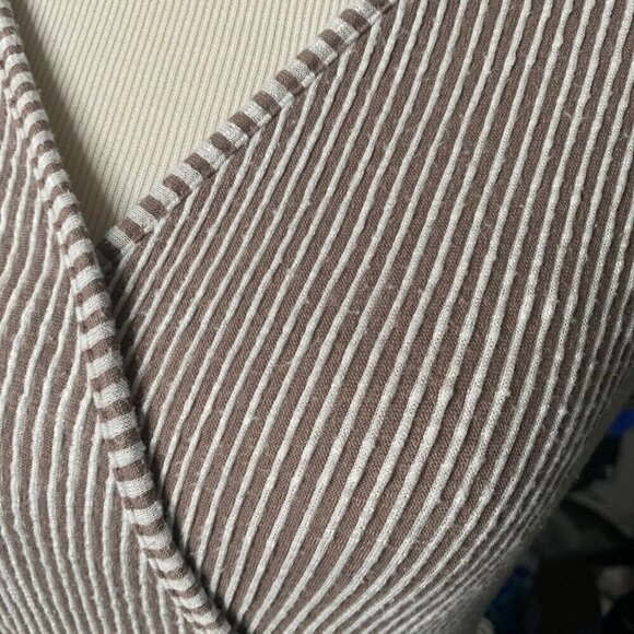 Caution To The Wind Wrap Midi Dress Cap Sleeve Ribbed Size Medium - Picture 9 of 16